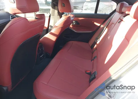 2025 BMW 330I xDrive z USA, uszkodzony, nr VIN 3MW89CW07S8F05248